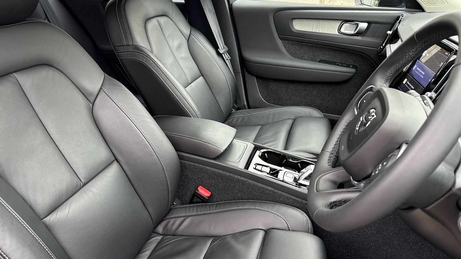 Used Volvo XC40 2023 for sale - 75962266: Photo 9