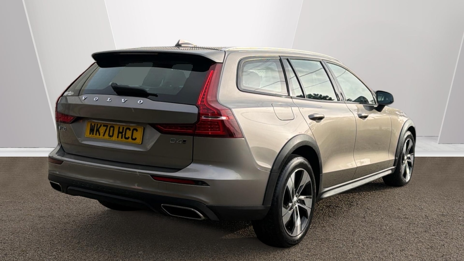 Used Volvo V60 2020 for sale - 77555784: Photo 2