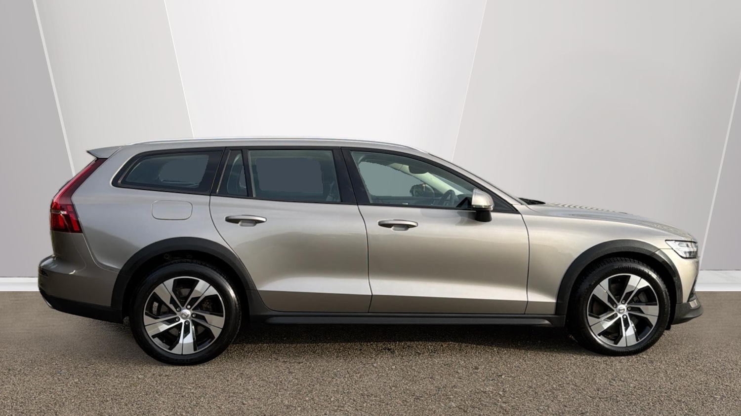 Used Volvo V60 2020 for sale - 77555784: Photo 3