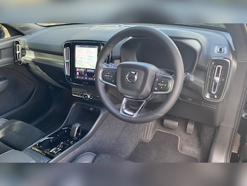 Used Volvo XC40 2025 for sale - 78767765: Photo