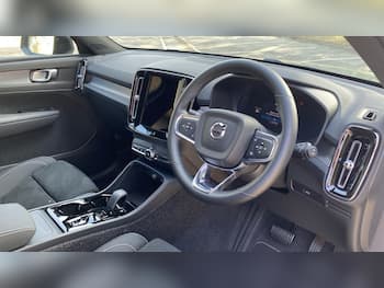 Used Volvo XC40 2025 for sale - 79582188: Photo