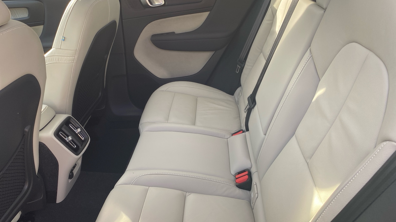 Used Volvo XC40 2022 for sale - 76653274: Photo 10