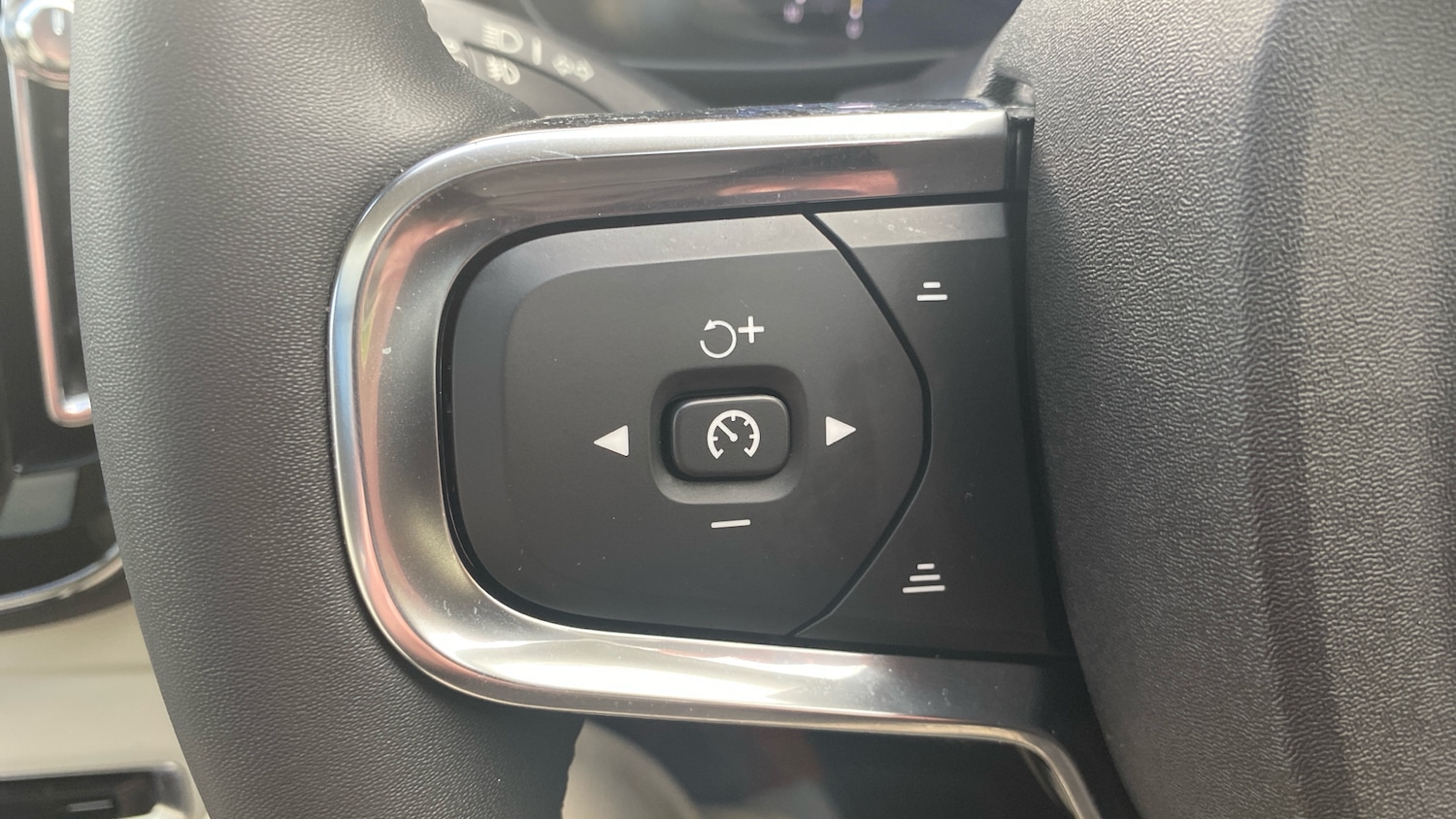 Used Volvo XC40 2022 for sale - 76653274: Photo 18