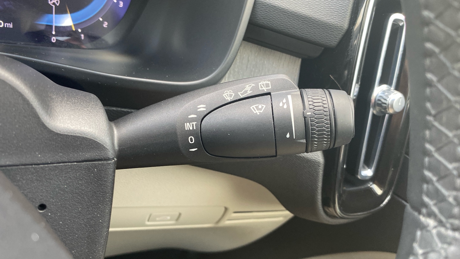 Used Volvo XC40 2022 for sale - 76653274: Photo 25