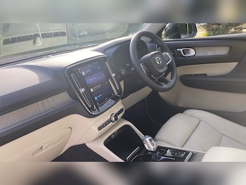 Used Volvo XC40 2022 for sale - 76653274: Photo