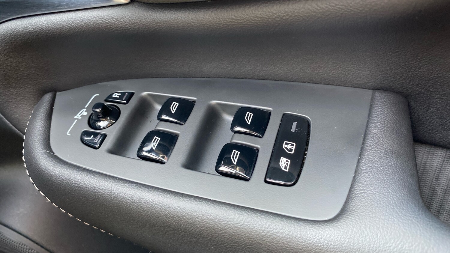 Used Volvo XC90 2024 for sale - 76894382: Photo 24