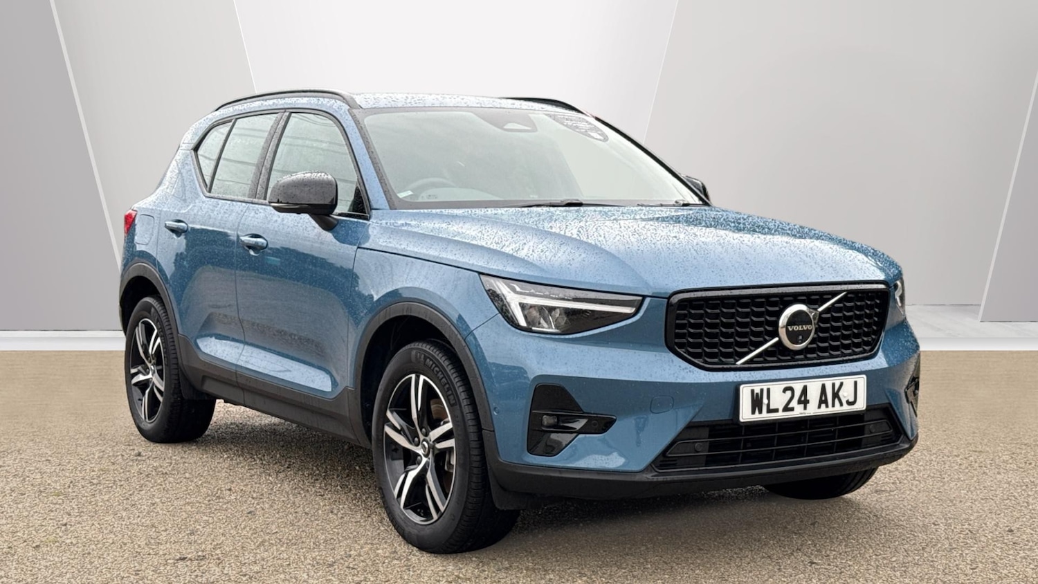 Used Volvo XC40 2024 for sale - 77312190: Photo 1