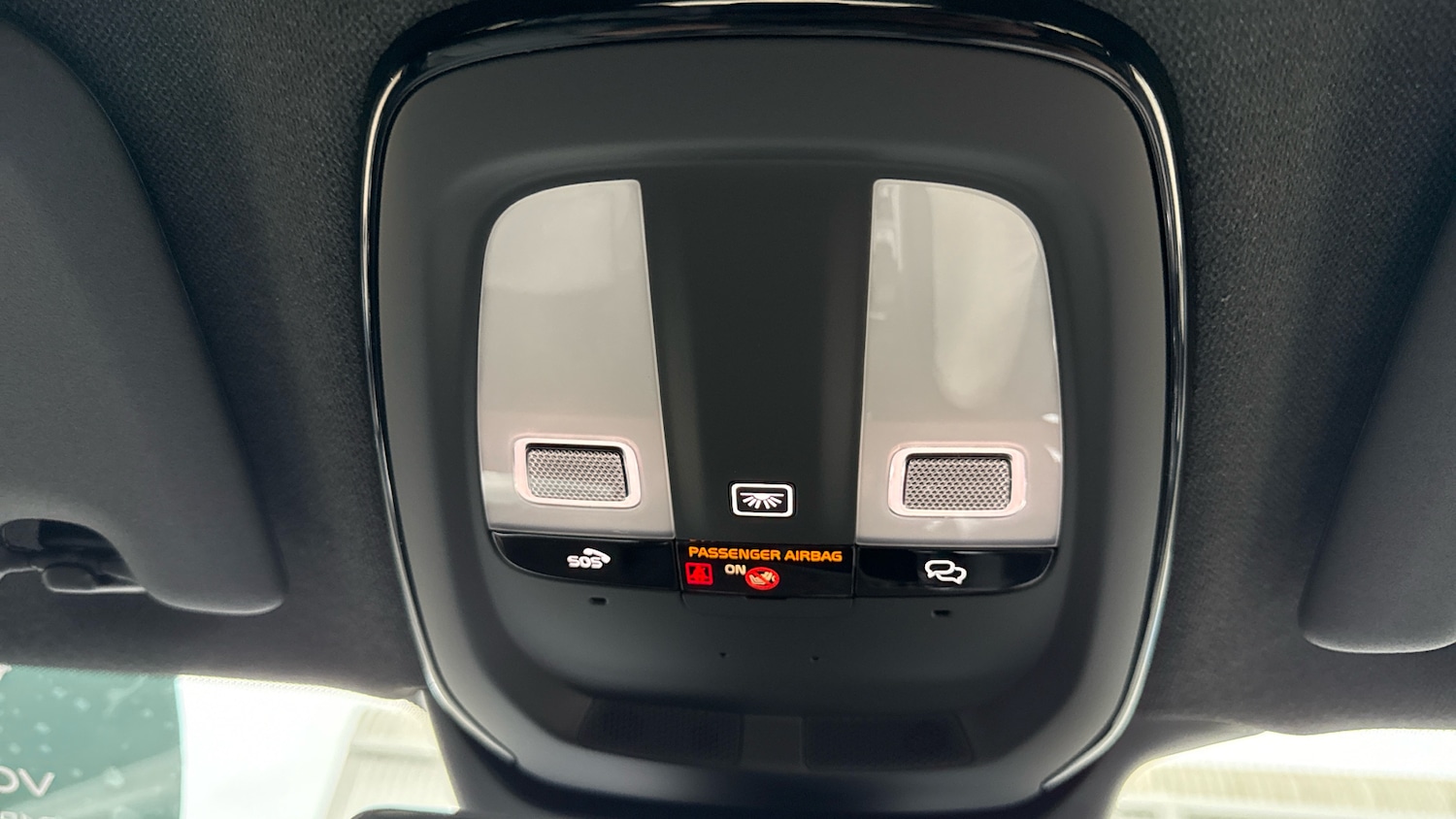 Used Volvo XC40 2024 for sale - 77312190: Photo 28