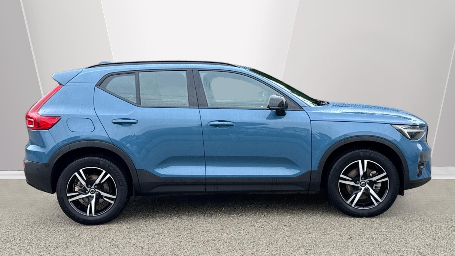 Used Volvo XC40 2024 for sale - 77312190: Photo 3