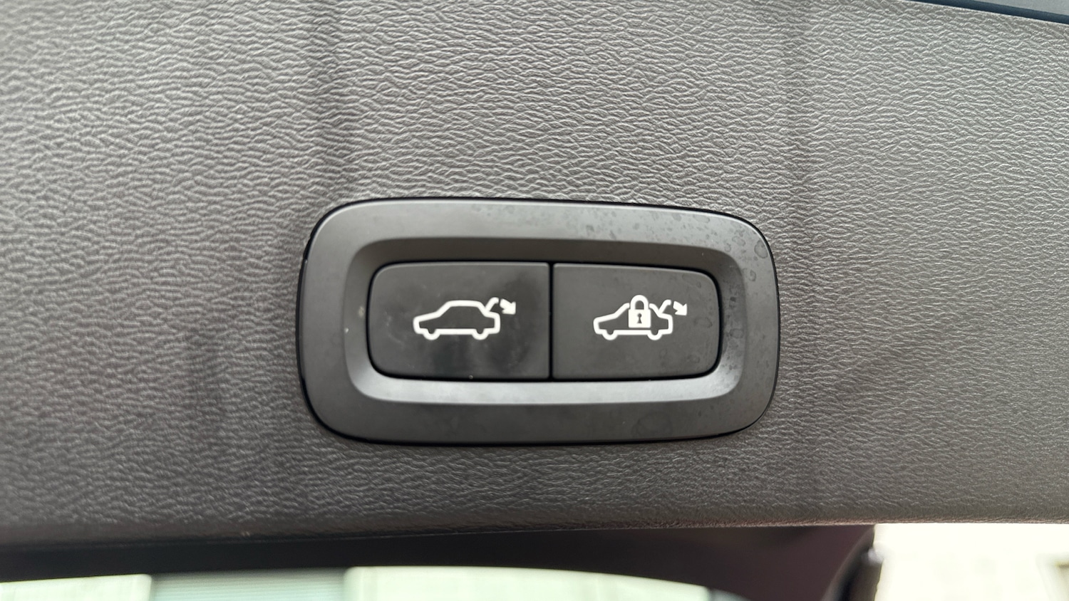 Used Volvo XC40 2024 for sale - 77312190: Photo 35