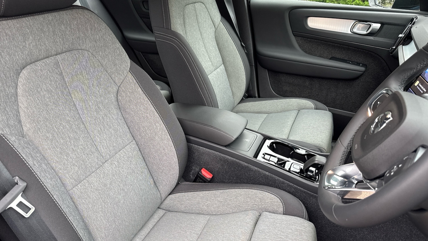 Used Volvo XC40 2024 for sale - 77312190: Photo 36