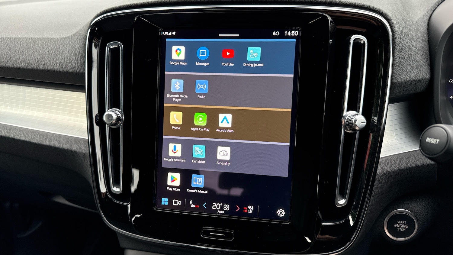 Used Volvo XC40 2024 for sale - 77312190: Photo 38