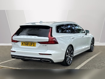 Used Volvo V60 2019 for sale - 78236497: Photo