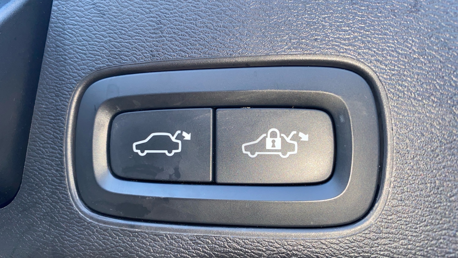 Used Volvo XC60 2020 for sale - 76653244: Photo 31