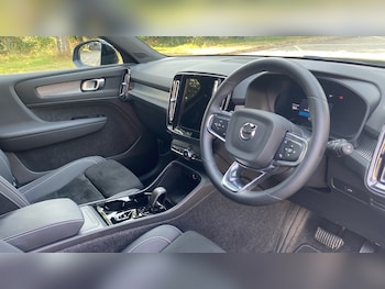 Used Volvo XC40 2025 for sale - 79366116: Photo