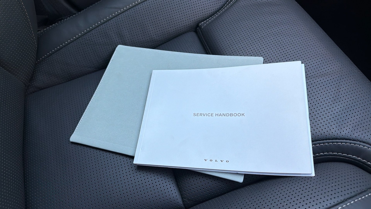 Used Volvo XC60 2025 for sale - 77113263: Photo 15