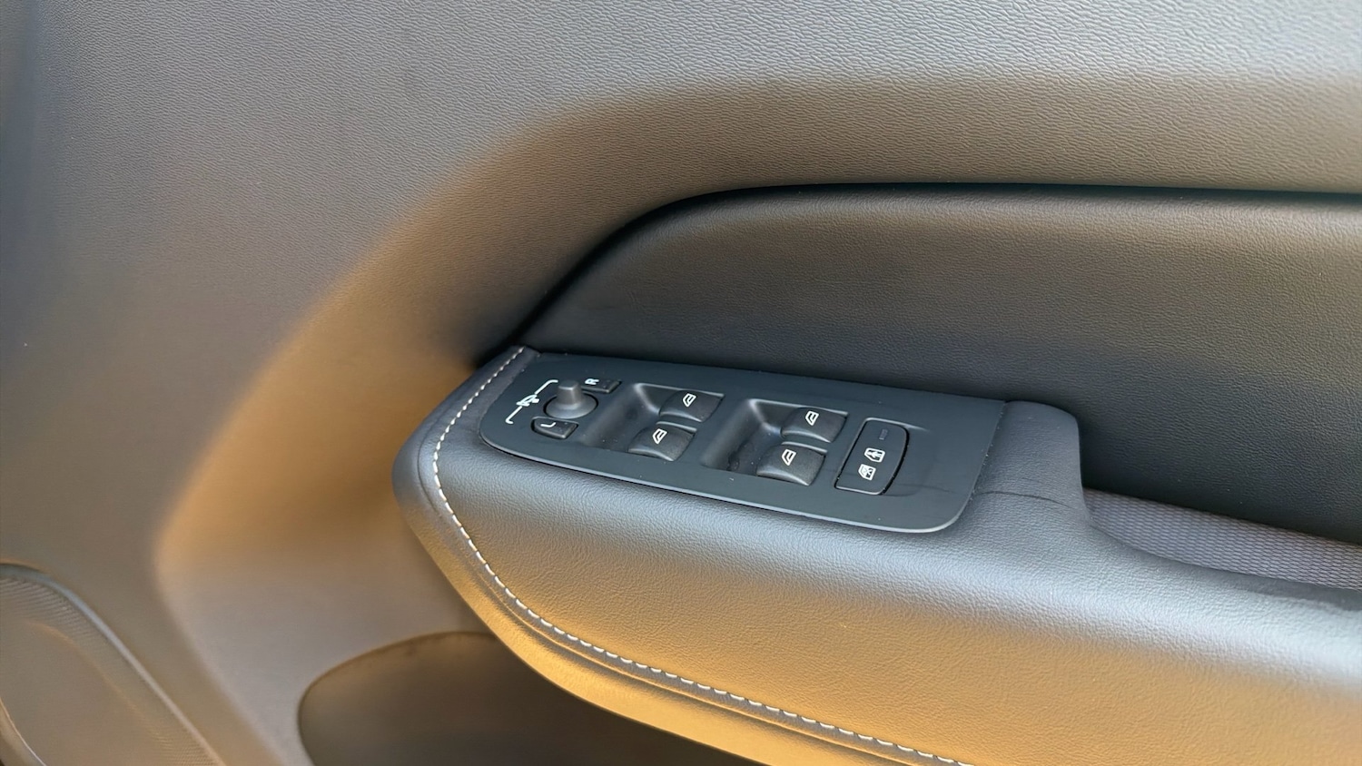 Used Volvo XC60 2025 for sale - 77113263: Photo 24