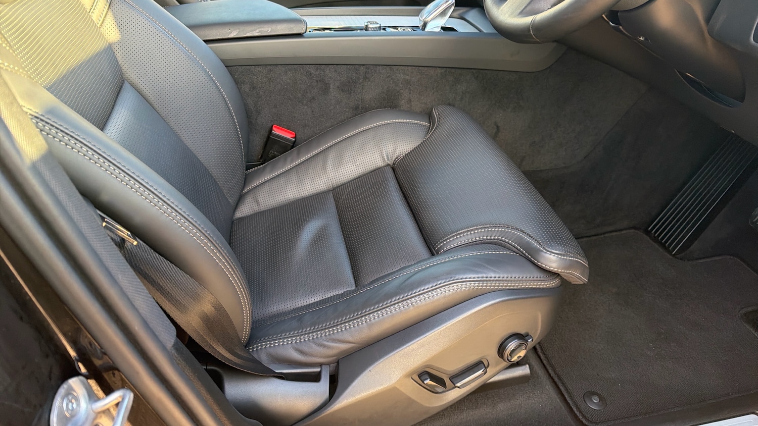 Used Volvo XC60 2025 for sale - 77113263: Photo 30