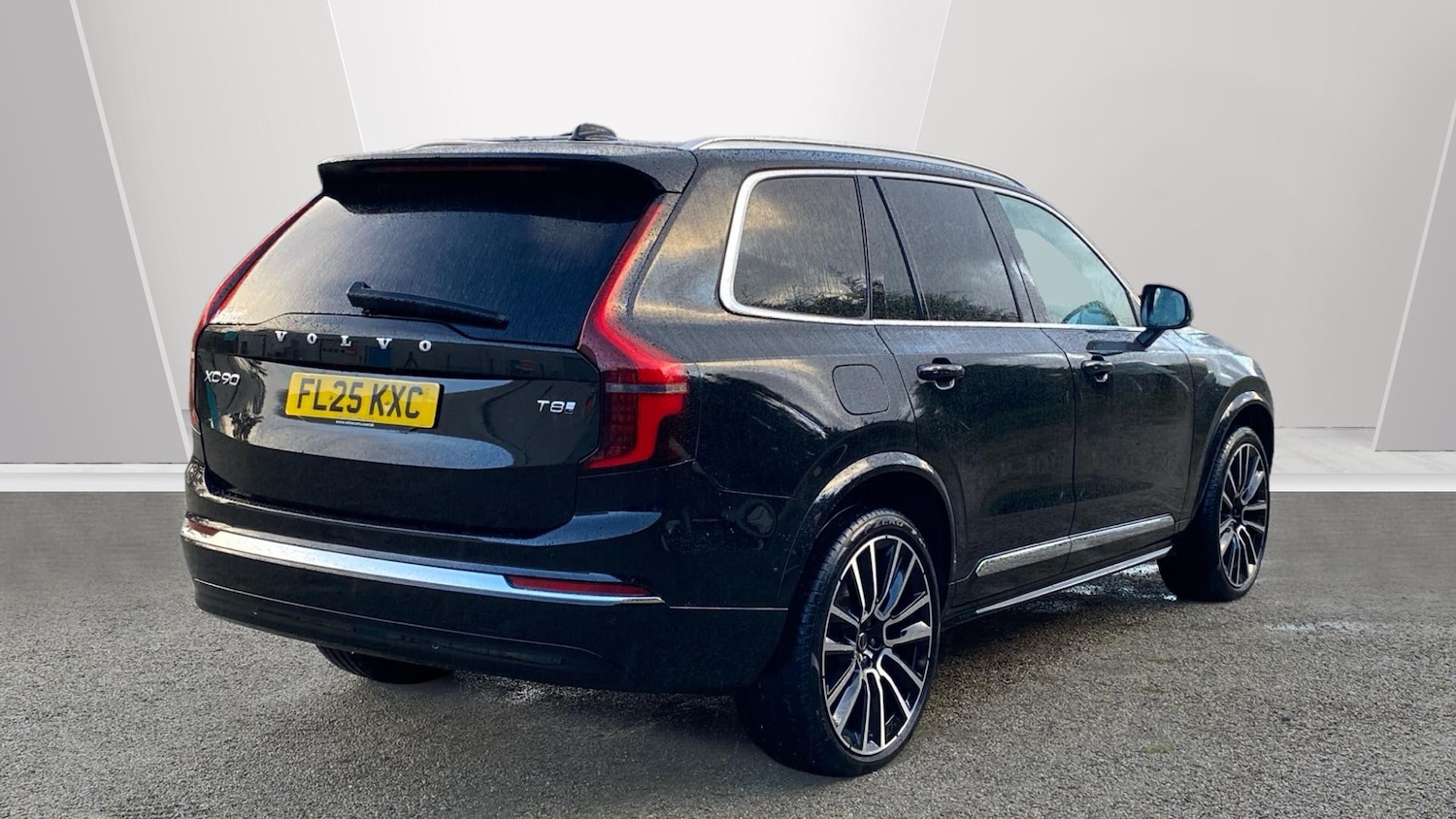 Used Volvo XC90 2025 for sale - 76821470: Photo 2