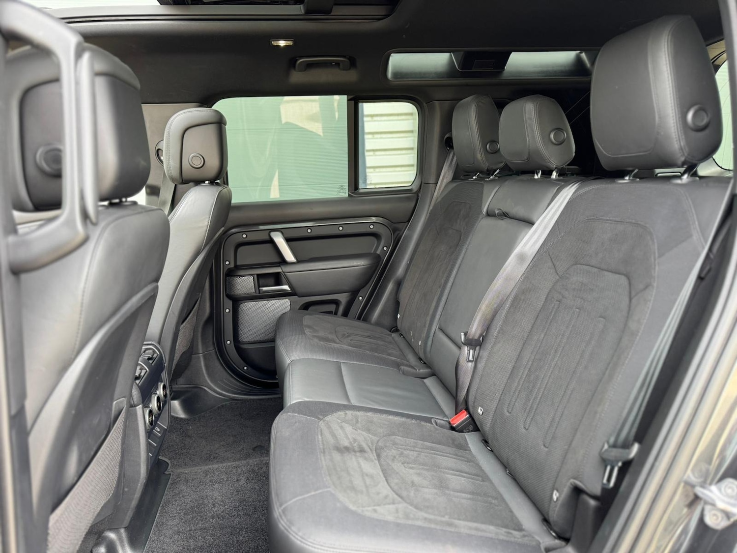 Used Land Rover Defender 2022 for sale - 77889226: Photo 13