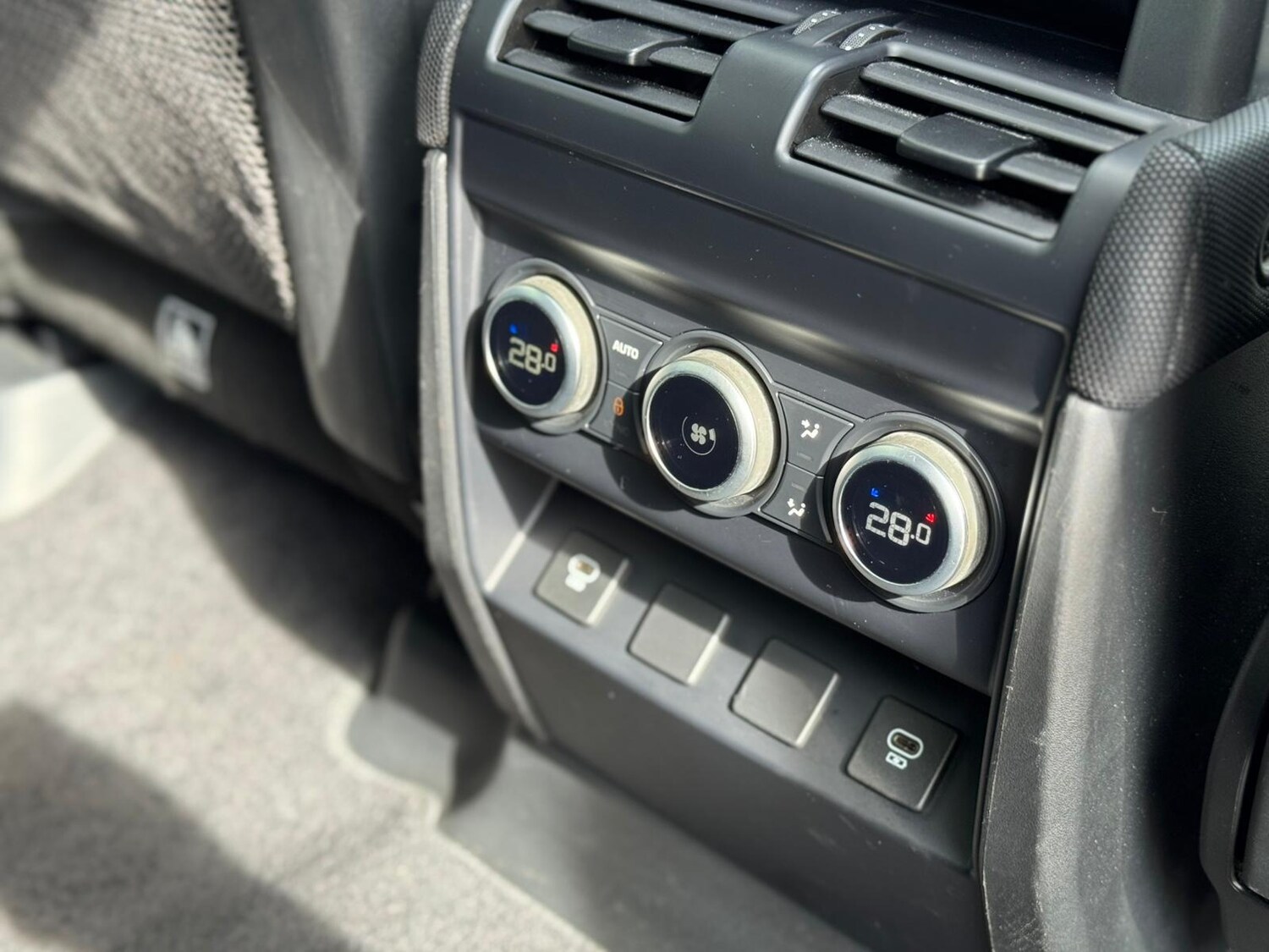 Used Land Rover Defender 2022 for sale - 77889226: Photo 40