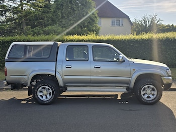 Used Toyota Hilux 2002 for sale - 79143695: Photo