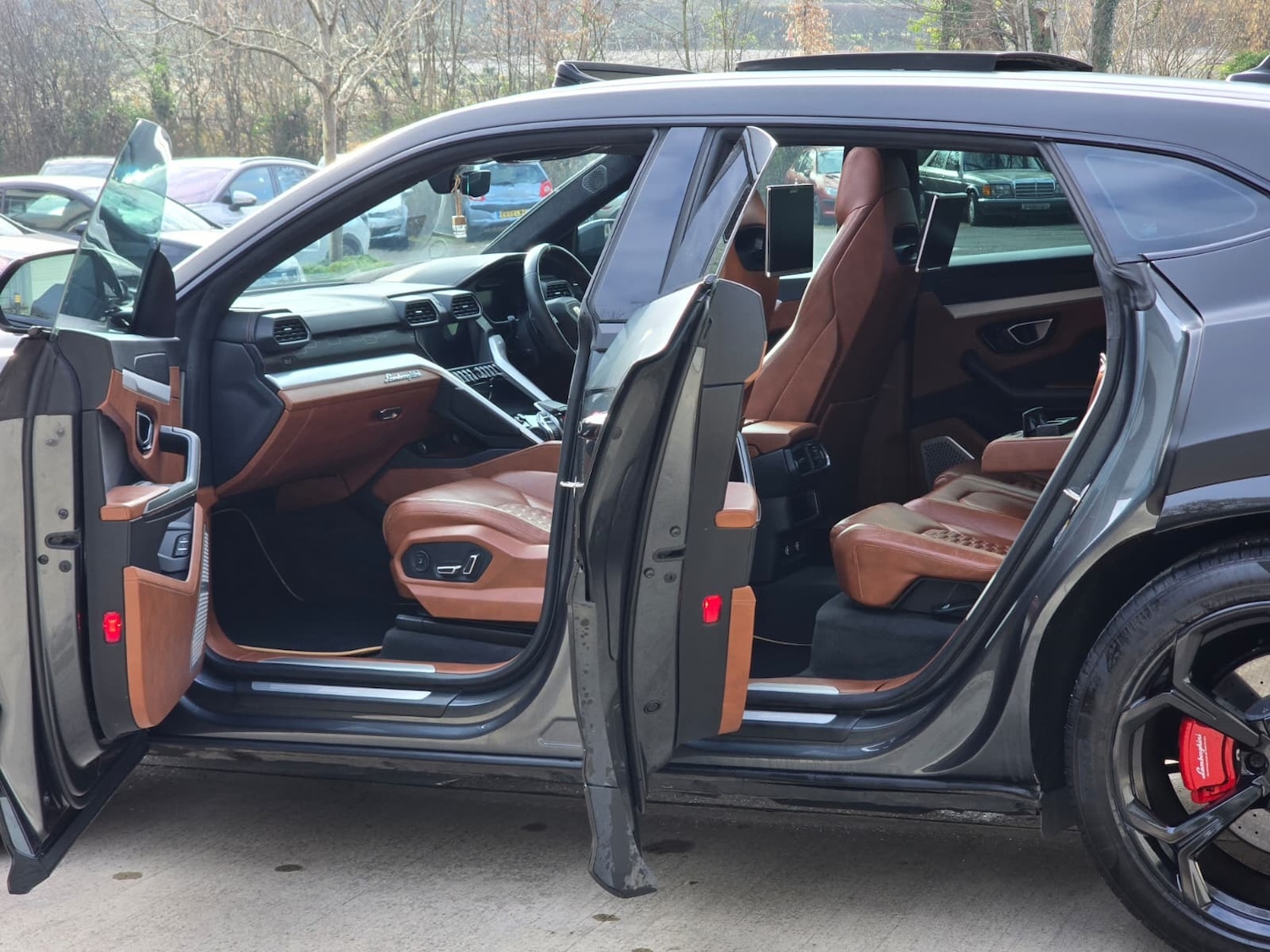 Used Lamborghini Urus 2018 for sale - 77804070: Photo 22