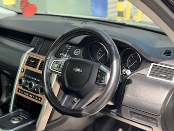 Used Land Rover Discovery Sport 2017 for sale - 75715441: Photo