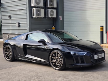 2016 - 5.2 FSI V10 Quattro 2dr S Tronic