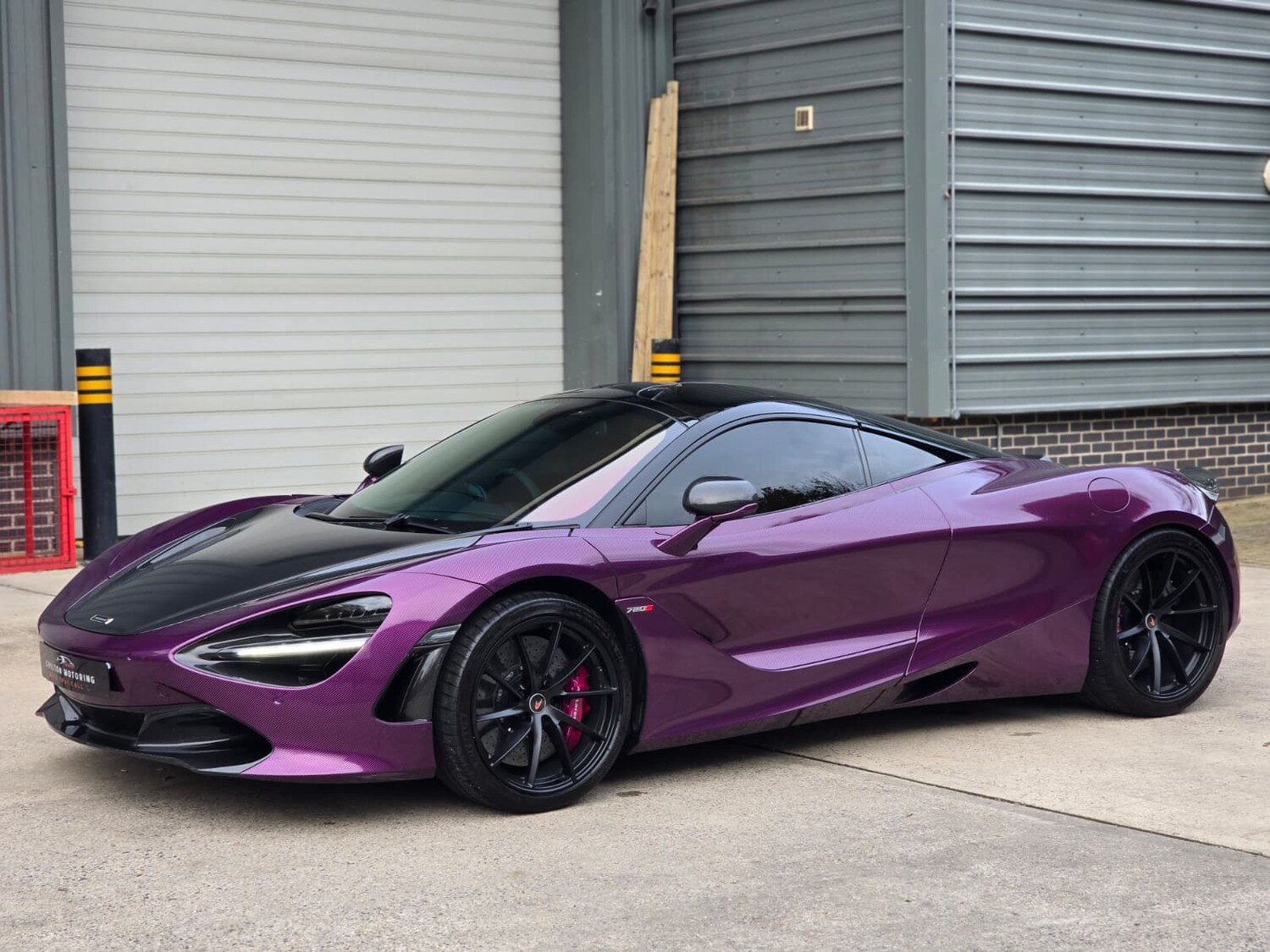 Used McLaren 720S 2017 for sale - 76445943: Photo 2