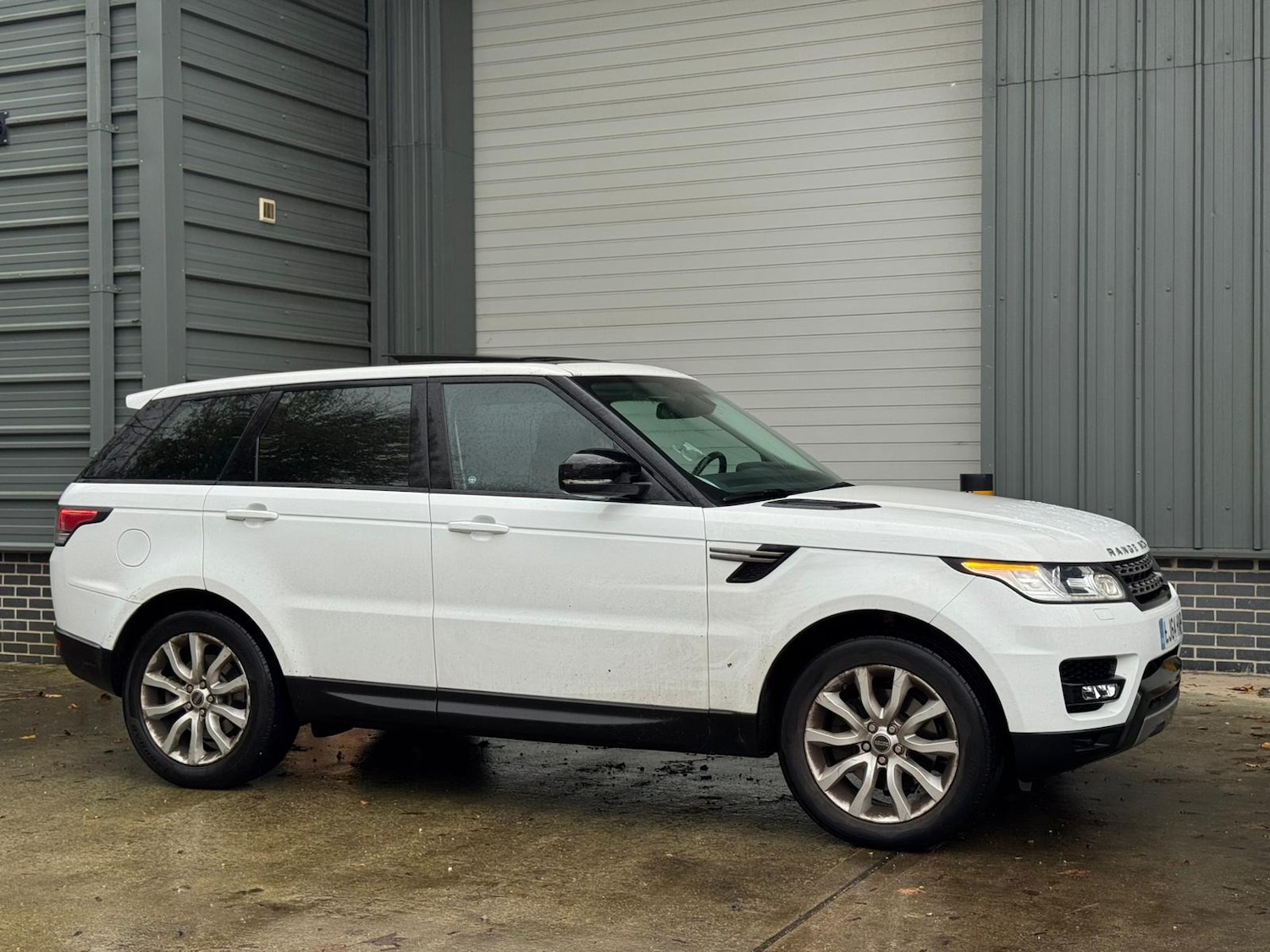 Used Land Rover Range Rover Sport 2014 for sale - 76534158: Photo 1
