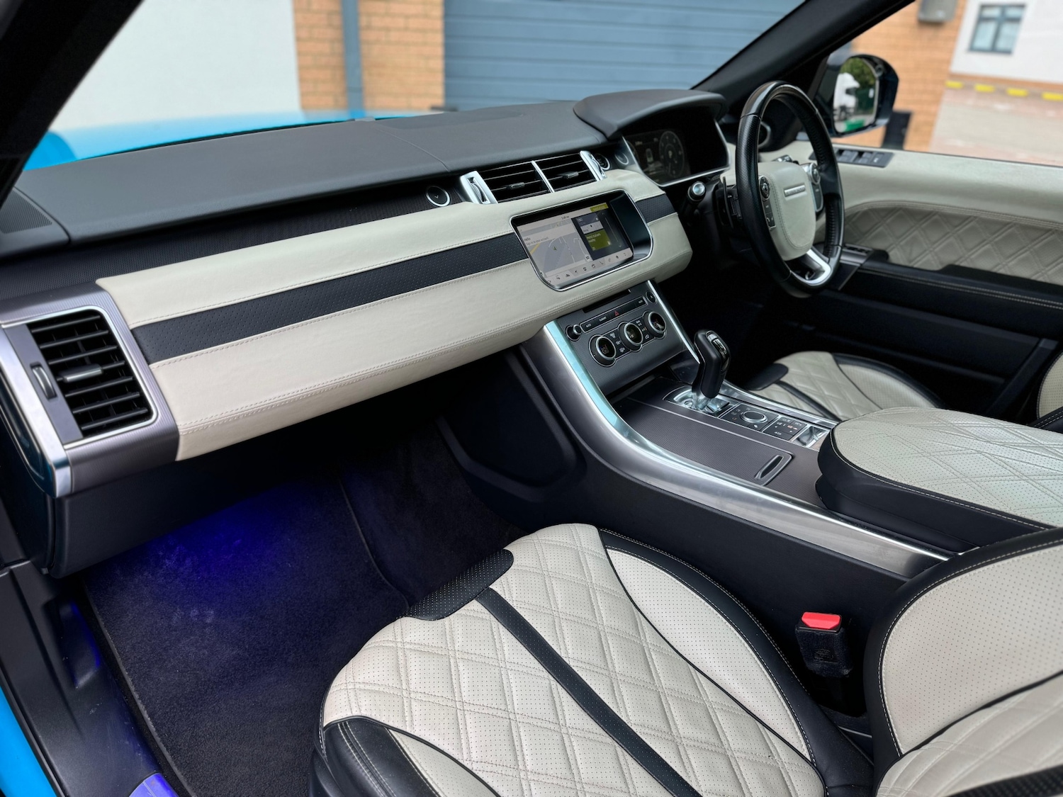 Used Land Rover Range Rover Sport 2017 for sale - 77114124: Photo 12