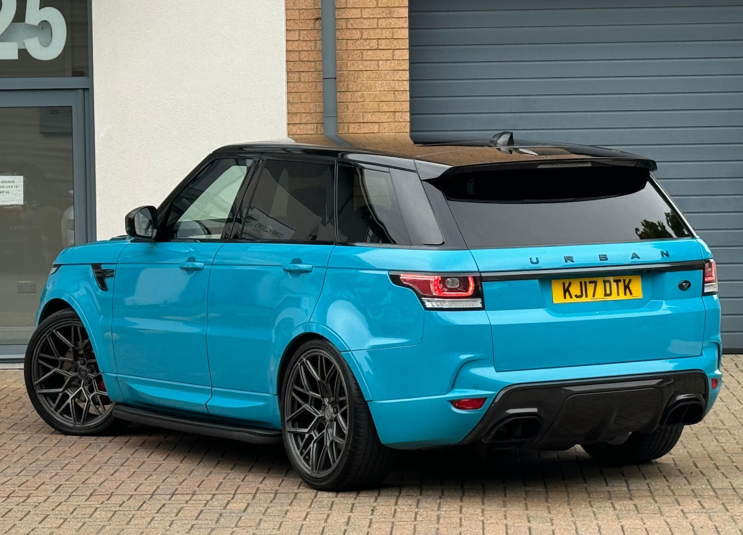 Used Land Rover Range Rover Sport 2017 for sale - 77114124: Photo 4