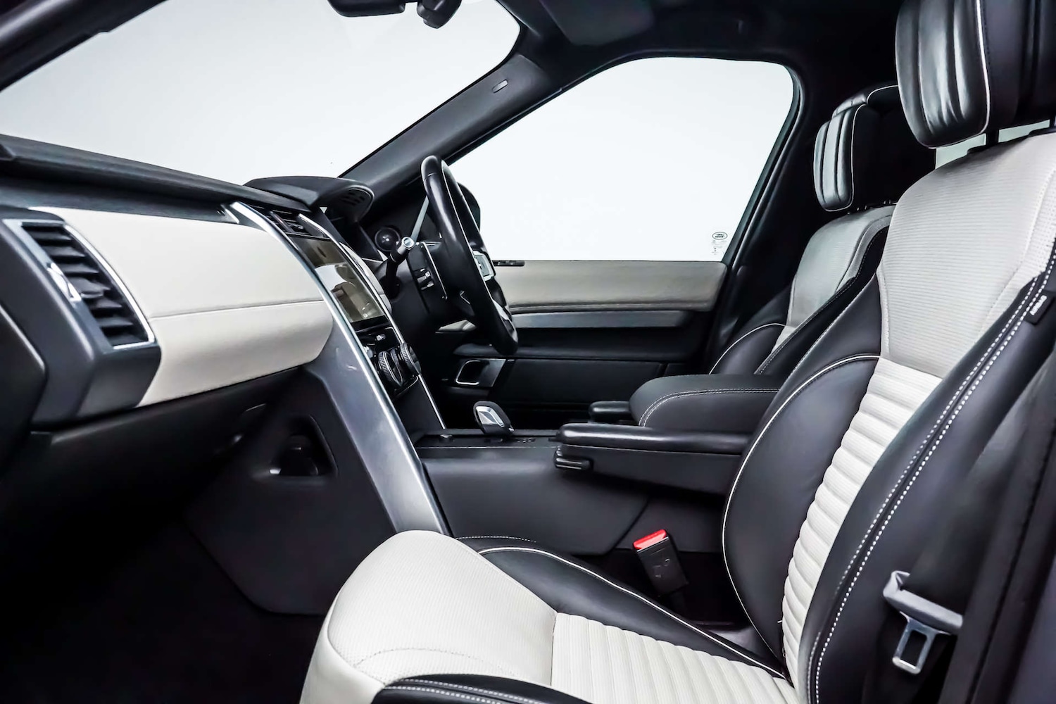 Used Land Rover Discovery 2021 for sale - 76831061: Photo 7