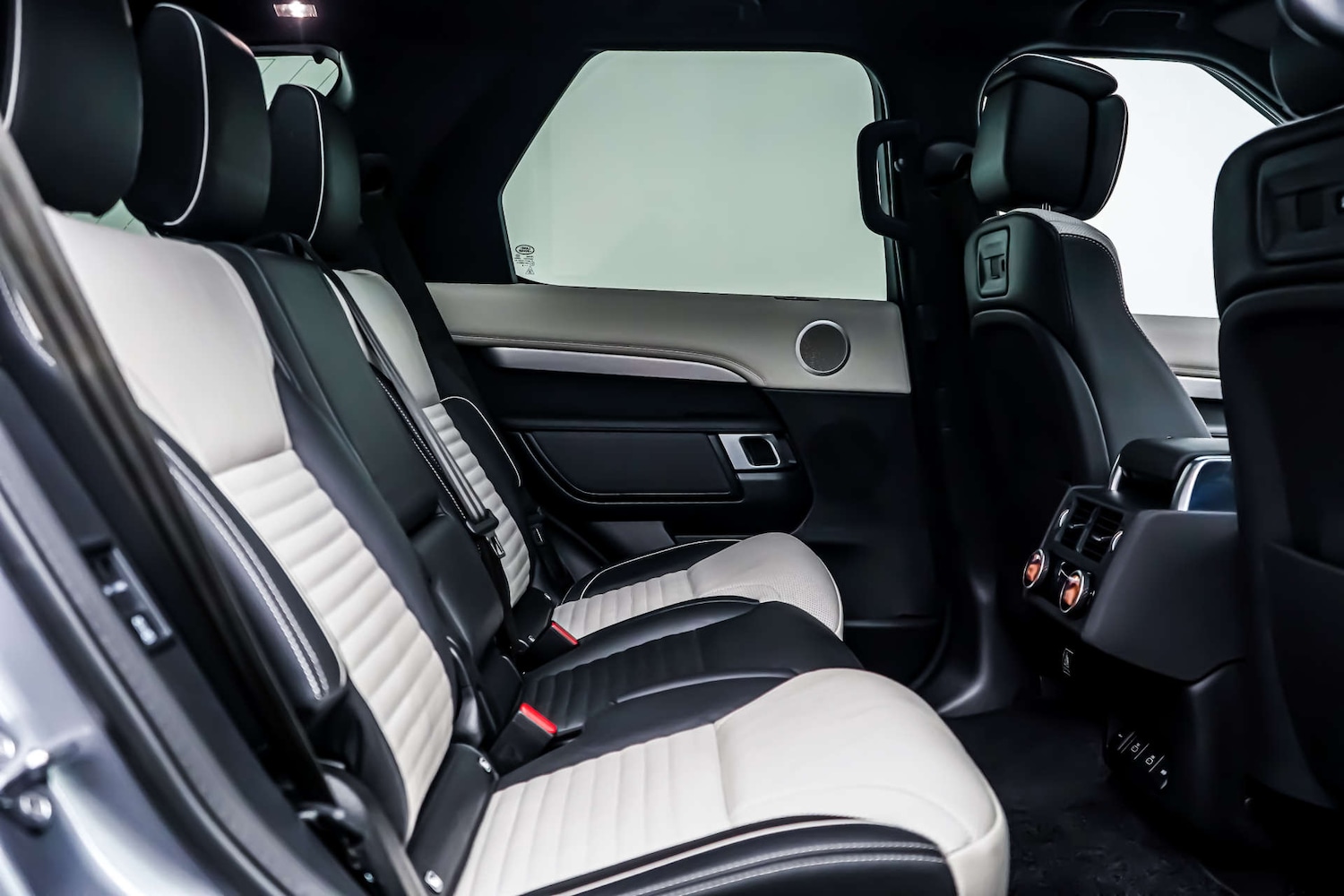 Used Land Rover Discovery 2021 for sale - 76831061: Photo 8