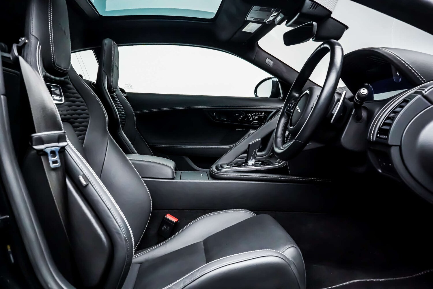 Used Jaguar F-Type 2023 for sale - 76831017: Photo 6