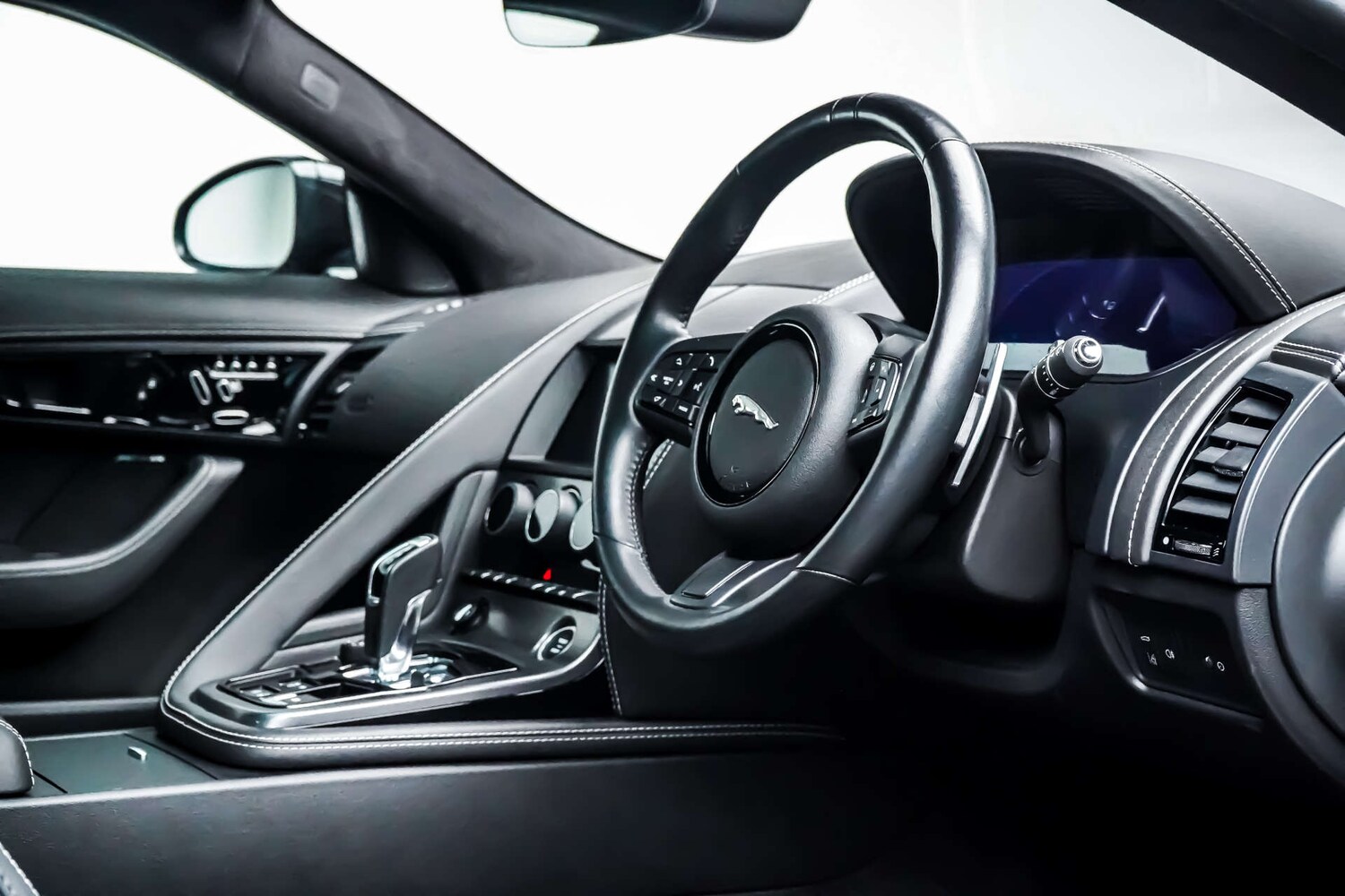 Used Jaguar F-Type 2023 for sale - 76831017: Photo 9