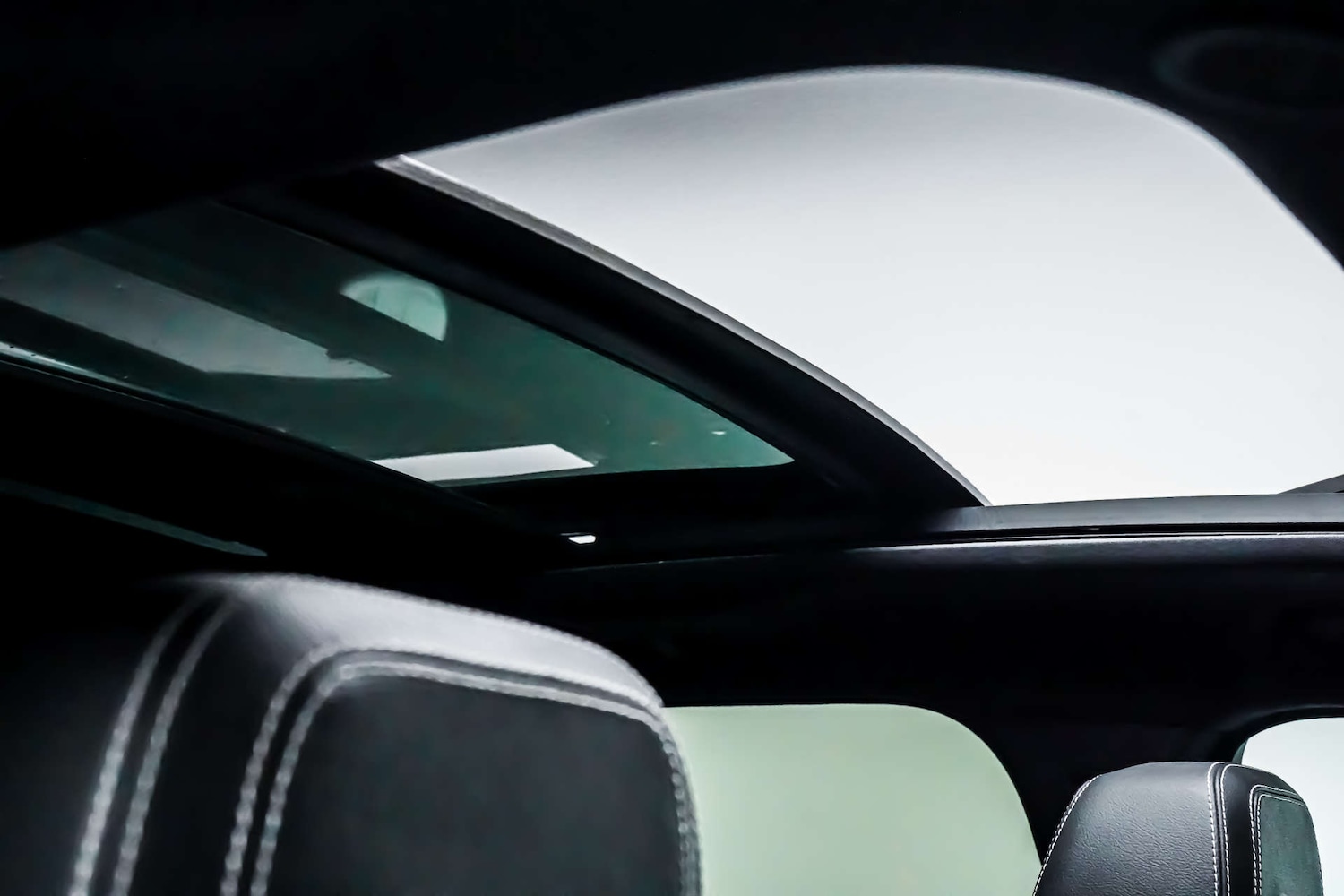 Used Jaguar F-Pace 2023 for sale - 76830863: Photo 3