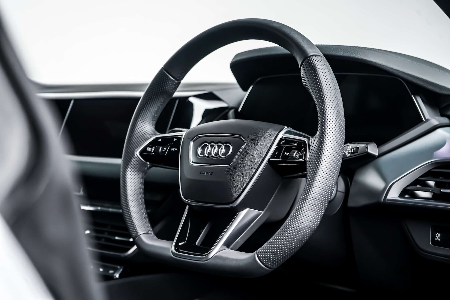 Used Audi e-tron GT 2023 for sale - 77655596: Photo 16