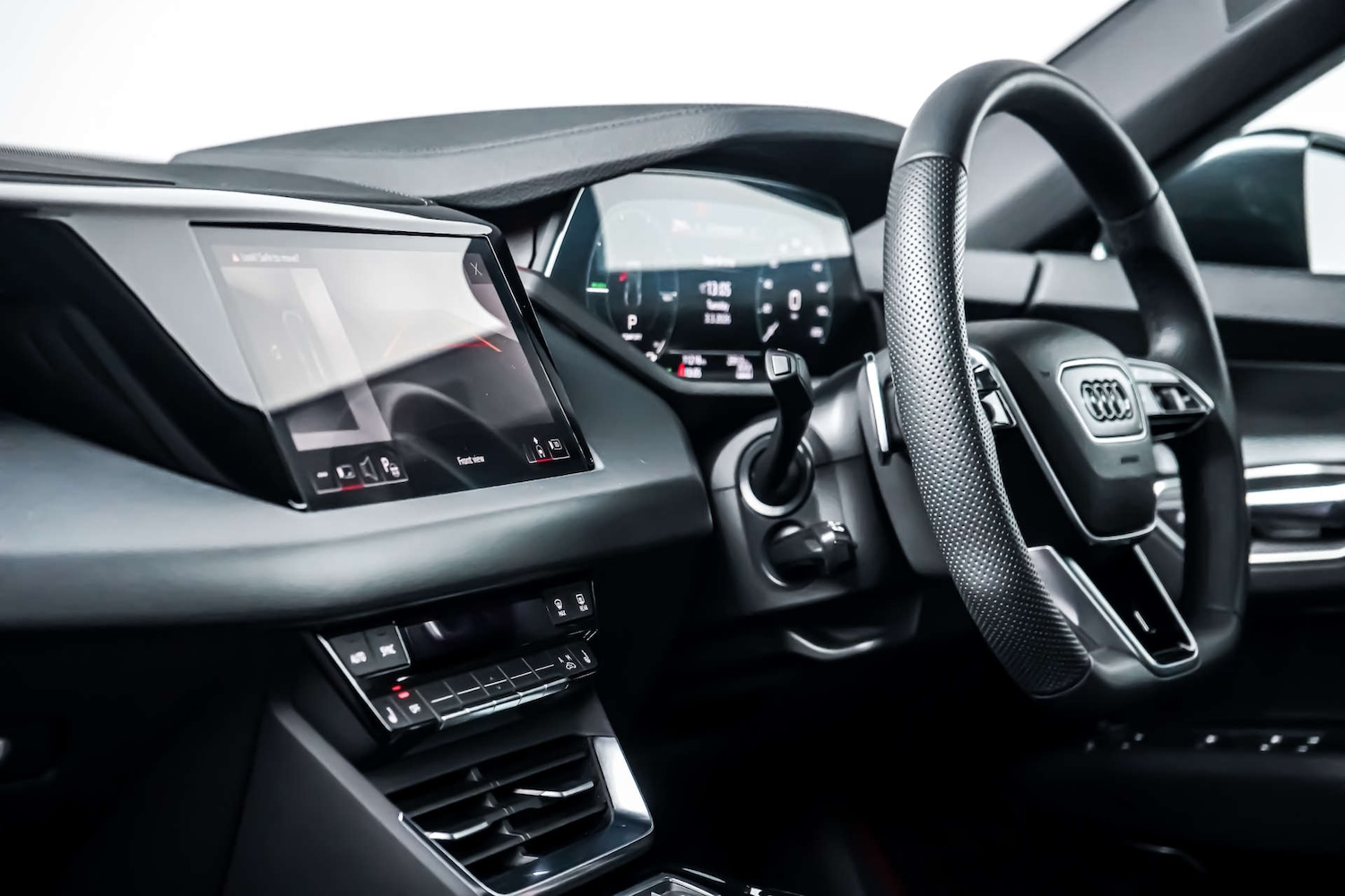 Used Audi e-tron GT 2023 for sale - 77655596: Photo 18