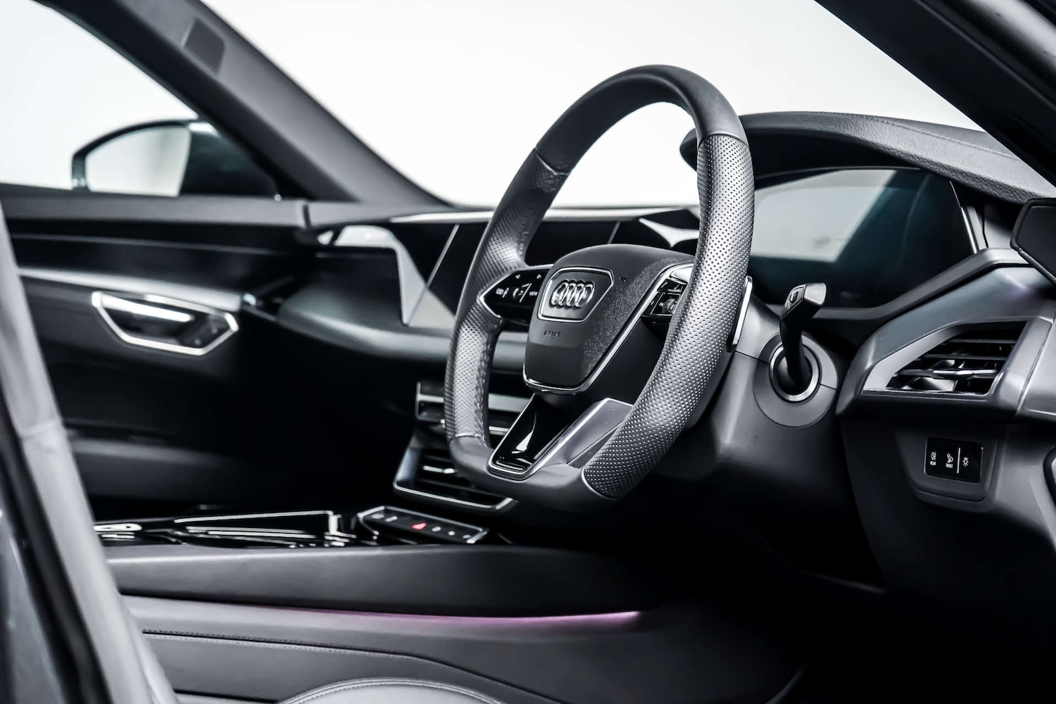 Used Audi e-tron GT 2023 for sale - 77655596: Photo 9