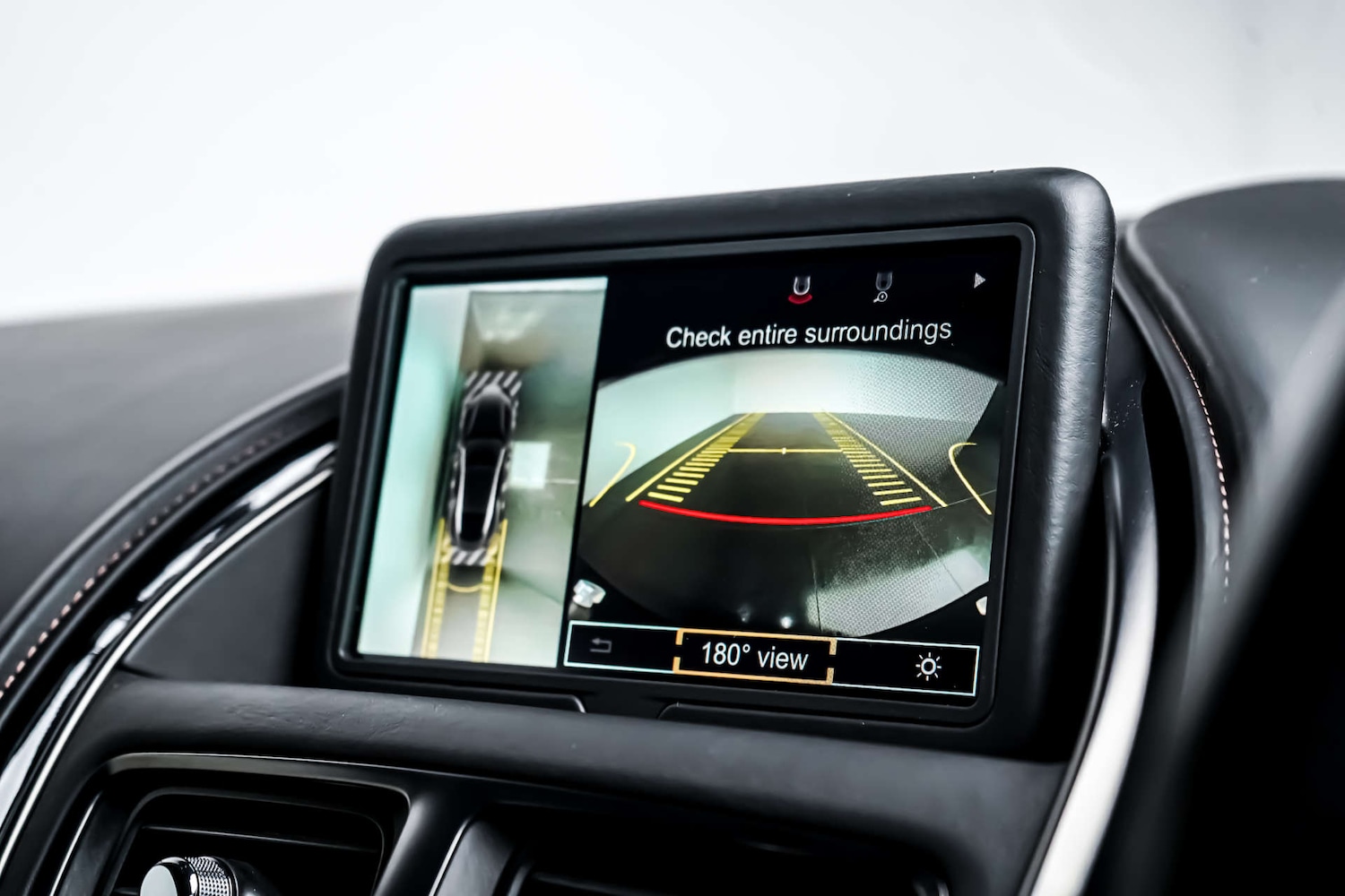 Used Aston Martin DB11 2017 for sale - 77426913: Photo 14