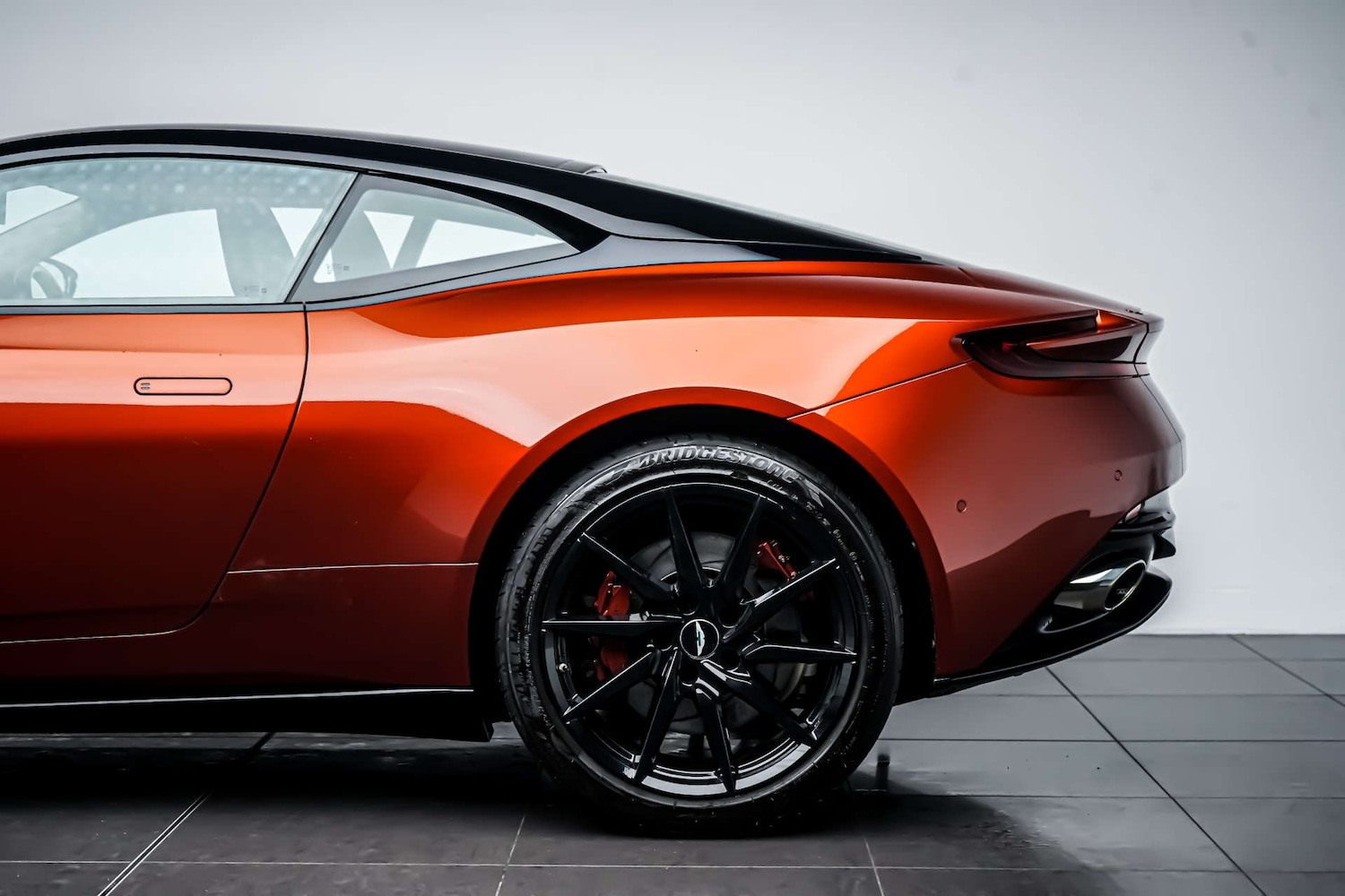 Used Aston Martin DB11 2017 for sale - 77426913: Photo 16