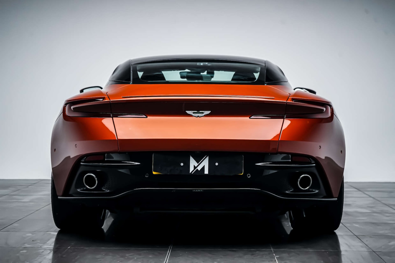 Used Aston Martin DB11 2017 for sale - 77426913: Photo 4