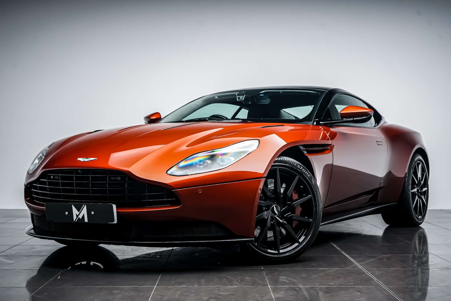 Used Aston Martin DB11 2017 for sale - 77426913: Photo 5