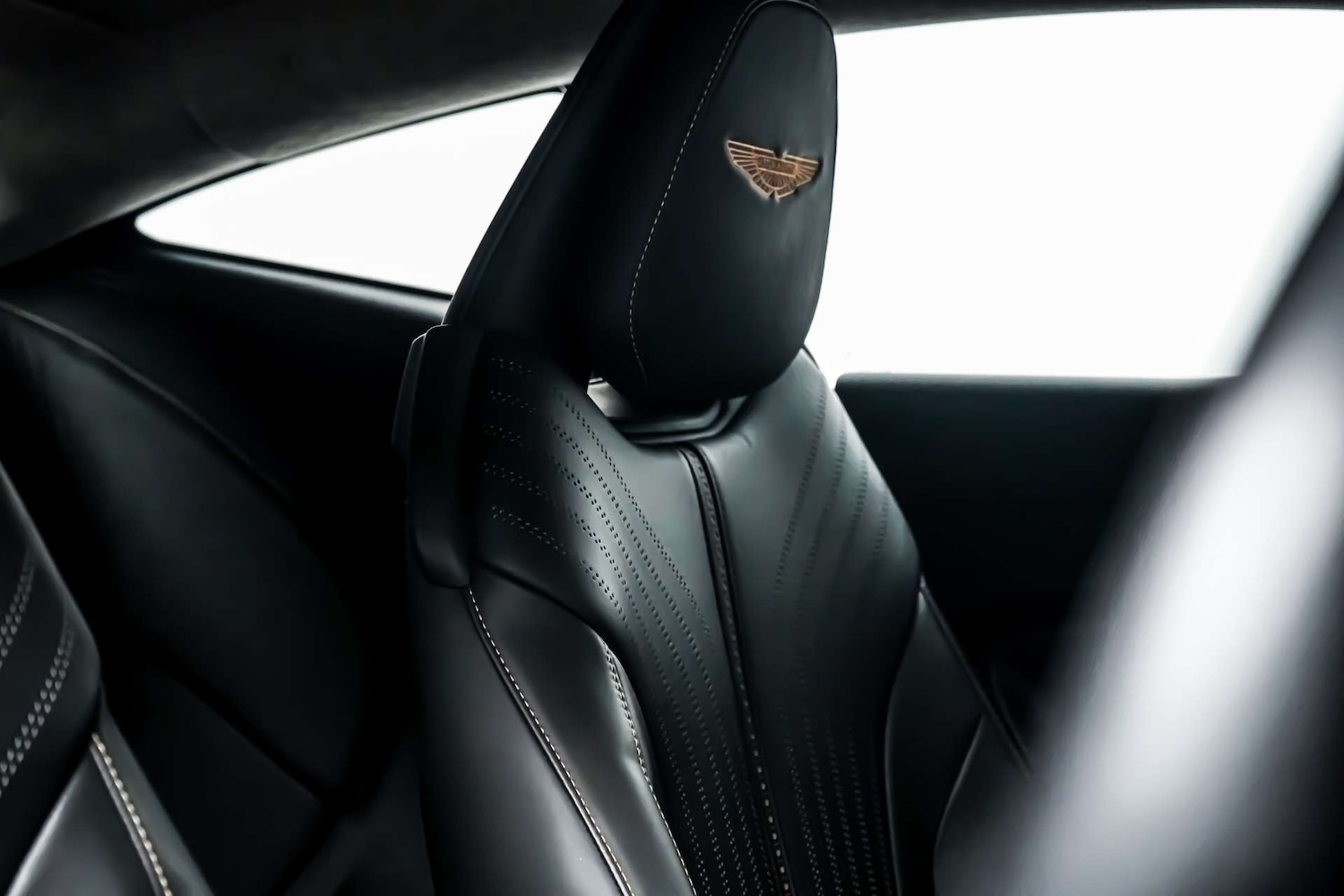 Used Aston Martin DB11 2017 for sale - 77426913: Photo 7