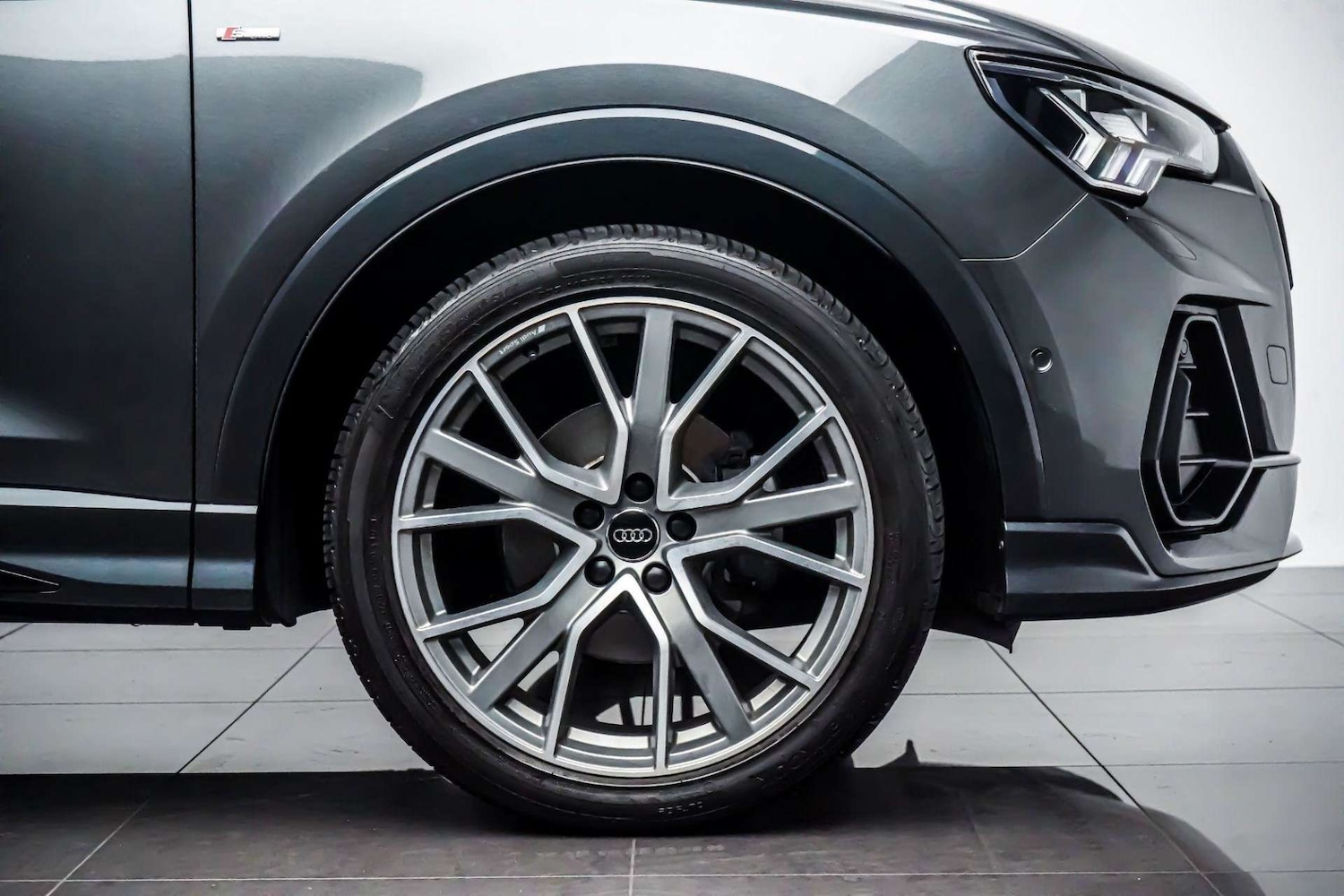 Used Audi Q3 2019 for sale - 76830976: Photo 10