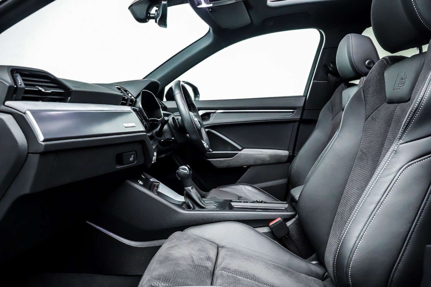 Used Audi Q3 2019 for sale - 76830976: Photo 7