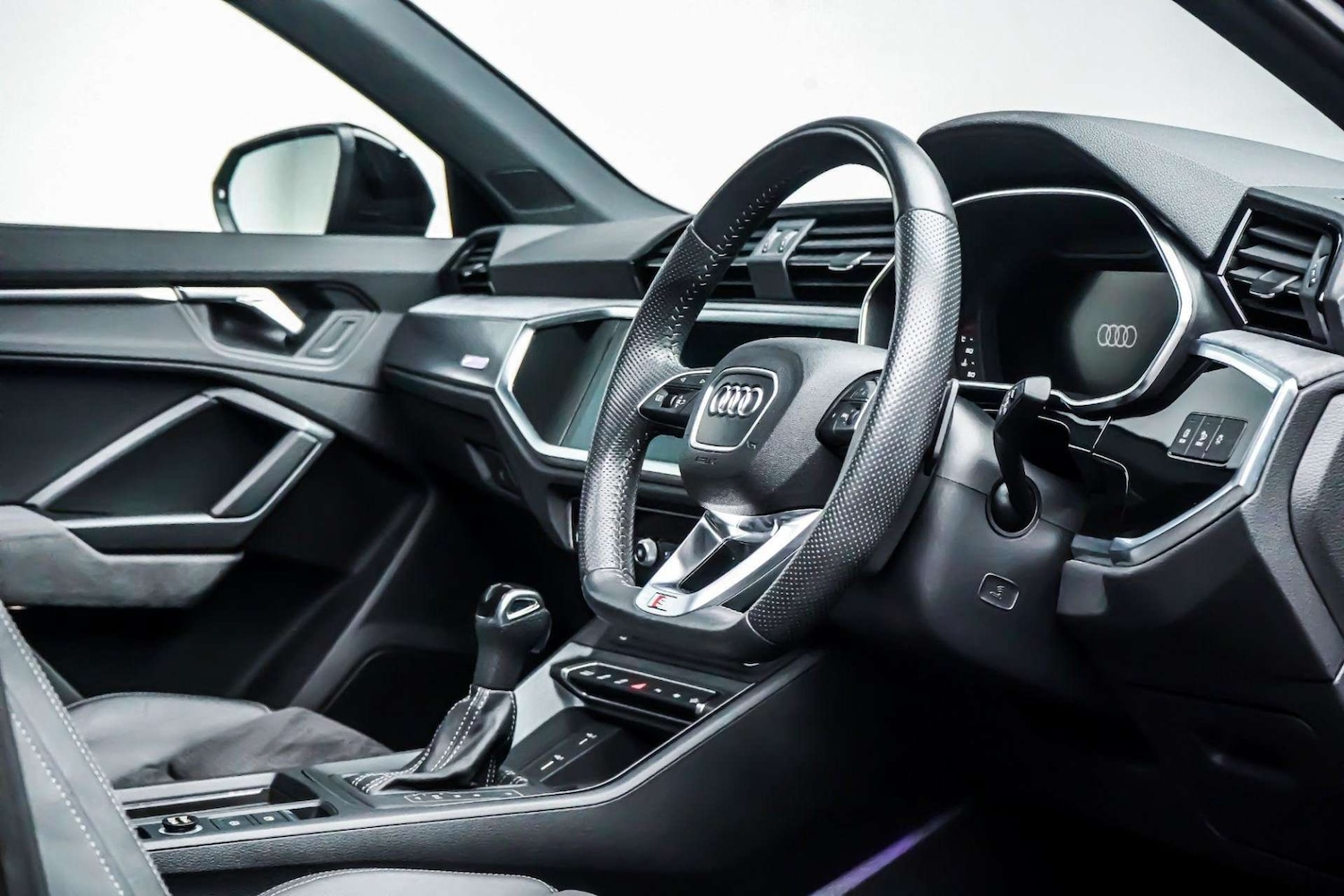 Used Audi Q3 2019 for sale - 76830976: Photo 9