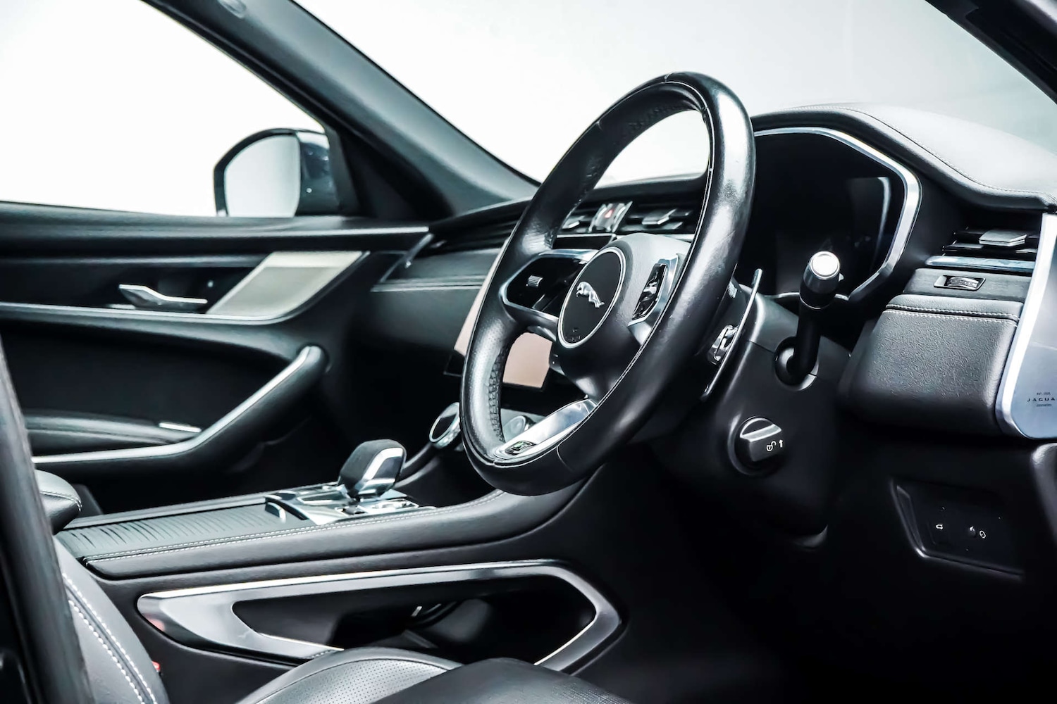 Used Jaguar F-Pace 2022 for sale - 76830869: Photo 9